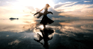 Dancing of ocean waves