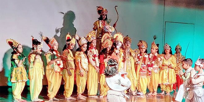 तीसरी कक्षा के छात्रों द्वारा बाल गीता का वाचन